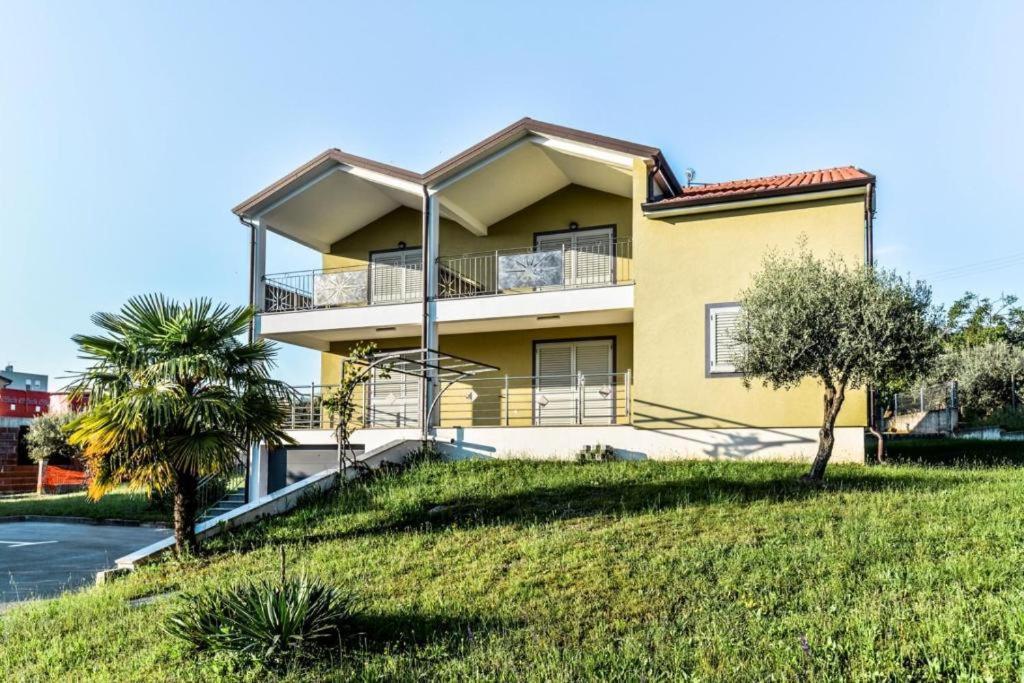 אומאג Apartments Lia-Jolie מראה חיצוני תמונה