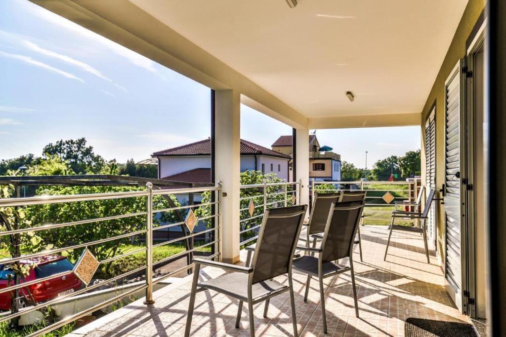 אומאג Apartments Lia-Jolie מראה חיצוני תמונה