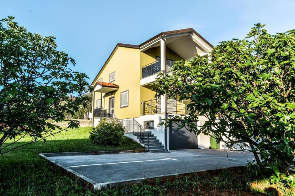 אומאג Apartments Lia-Jolie מראה חיצוני תמונה